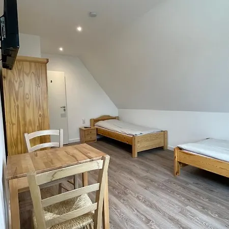 Pensjonat A & B Und -zimmervermietung Egbr *