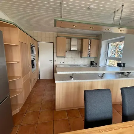 A & B Und -zimmervermietung Egbr Pensjonat