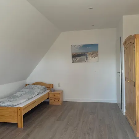 A & B Und -zimmervermietung Egbr *