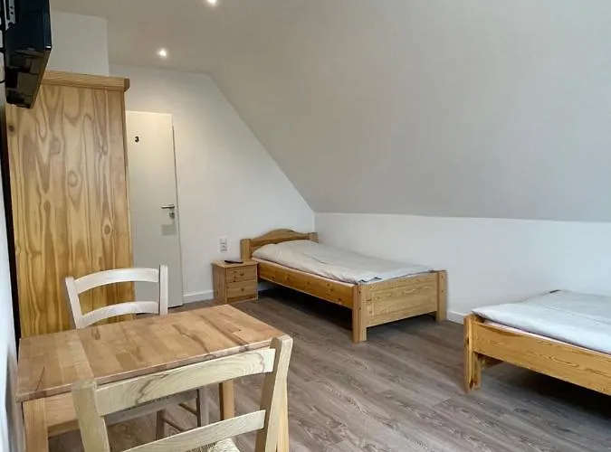 Pensjonat A & B Und -zimmervermietung Egbr *